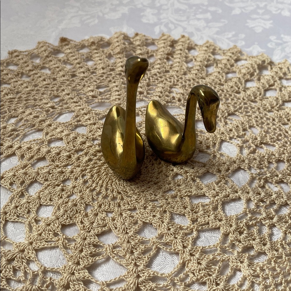 Vintage 1985 Elegant Solid Brass Gold Swan Figurines - Picture 3 of 6